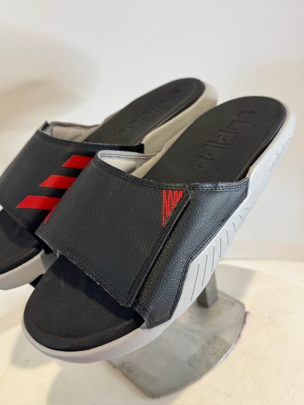 adidas do Questar Slide Slippers Black size 7 brand new